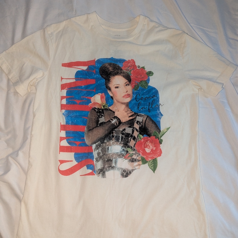 Adult Small‎ "Selena" Graphic Print White Short Sleeve T-shirt